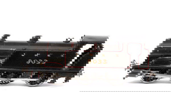 Bassett-Lowke 0-6-0 Tank Loco No.9033: Bassett-Lowke 0-6-0 Tank Loco LNER black No.9033, 3-rail Electric. Finished in black overall with red lining and LNER lettering with running number 9033 to tank sides. Good.