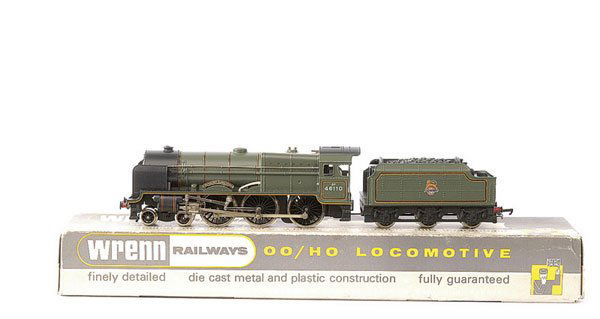 Wrenn 2262 (ins) 4-6-0 46110 Grenadier Guardsman: Wrenn W2262 (ins) 4-6-0 BR green Royal Scot Class Loco No.46110 "Grenadier Guardsman", minor paint chips around cab steps and base and one small mark to left side of Tender, condition Excellent Plus t