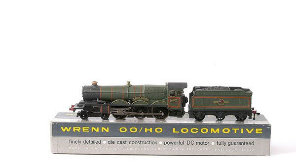 Wrenn W2221 (ins) 4-6-0 No.4075 "Cardiff Castle": Wrenn 2221 (ins) 4-6-0 BR green Castle Class Loco No.4075 "Cardiff Castle", with plastic Bogie and Tender wheels, Loco is fitted with Hornby Dublo style plastic coupling, very minor marks to both cyli