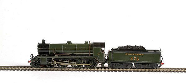 Scratchbuilt 4-6-0 Loco & Tender Class H15 #E476: Scratchbuilt SR green 4-6-0 Loco and Tender Class H15 No.E476. Painted and lined, Good Plus.