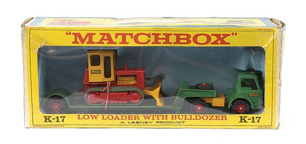 Matchbox K17 Ford D800 Low Loader with Bulldozer: Matchbox Kingsize K17 Ford D800 Articulated Low Loader with Case Bulldozer Load - Laing decals, tractor unit has K17 baseplate, clear plastic trailer suspension, Bulldozer has red plastic rollers (one