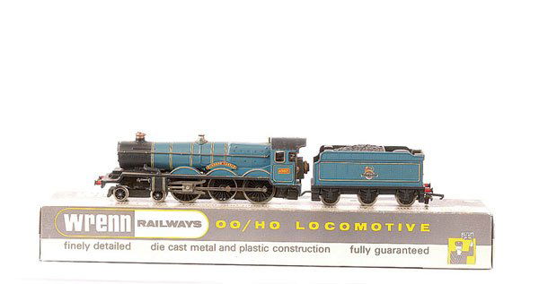 Wrenn W2223 4-6-0 No.4082 "Windsor Castle": Wrenn W2223 4-6-0 BR blue Castle Class Loco No.4082 "Windsor Castle", some discolouring to boiler handrails, condition Good Plus to Excellent in Good to Good Plus W2224 BR box but with marker pen to b