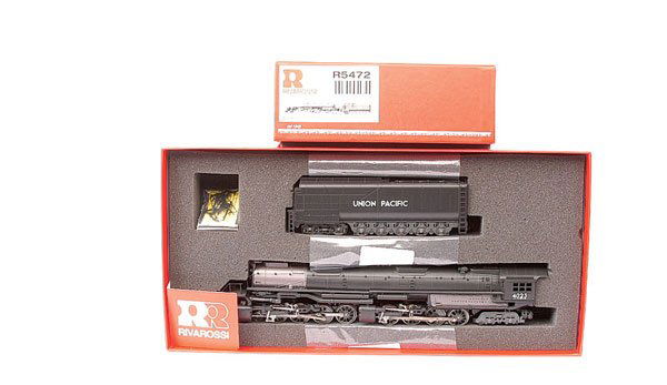 Rivarossi HO R5472 4-8-8-4 Big-Boy No.4023: Rivarossi HO R5472 4-8-8-4 black and graphite Big-Boy No.4023, condition Near Mint to Mint in Near Min to Mint new series style box.