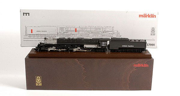Marklin Digital HO No.37991 4-8-8-4 Big Boy: Marklin Digital HO US Outline No.37991 4-8-8-4 Big Boy - Mint in Mint wooden case, outer all card box is Near Mint.