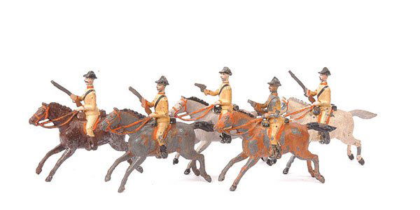 Britains - Set 6 - Boer Cavalry - 1899 version: Britains - Set 6 - Boer Cavalry - 1899 version - comprising of Mounted Officer with pistol together with 4 Mounted Cavalry holding rifles - light sand coloured uniforms with black slouch hats and equi
