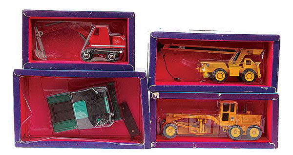 Gescha - A Group of 4: Gescha - group of 4 to include, No.275 Super 204 - green, black, No.265 O & K Excavator - red, grey, silver, No.286 Caterpillar Earthscraper - yellow and P & H Crane Truck - yellow, black - conditions