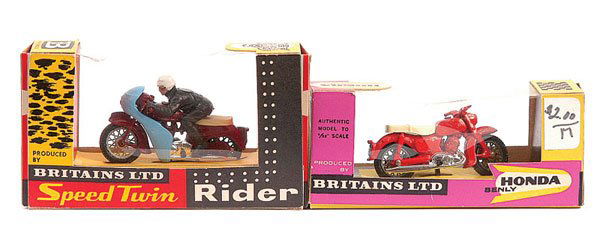 Britains No.9693 Honda Bentley & Others: Britains a pair of Motorcycles. (1) No.9693 Honda Benly - red, pale cream seat - Mint in Excellent window box, (2) No.9696 Triumph Speed Twin Motorcycle - maroon, pale cream seat, blue plastic fairing