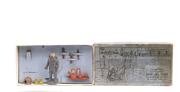 Crescent - Deep Sea Diver Set: Crescent - Deep Sea Diver Set - comprising of Diver in grey diving suit - helmet - compressor and pump - bollards - 3 tools - Excellent - contained in a G box with blue illustrated lid - old marks and