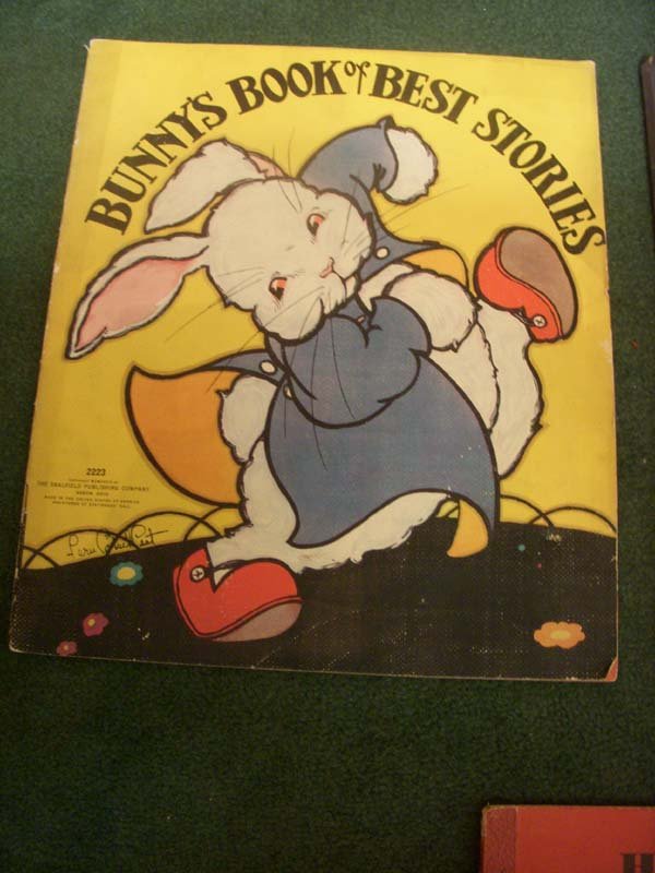 Bunny's Book Of Best Stories;: Saalfield ; 1939 ; Akron - (Fern Bisel Peet) ; Contains, The Three Bears, Snow White & Rose Red, Puss In Boots, Hansel & Gretel, Jack And The Beanstalk, The gingerbread Boy, Three Little Pigs,Three Bi