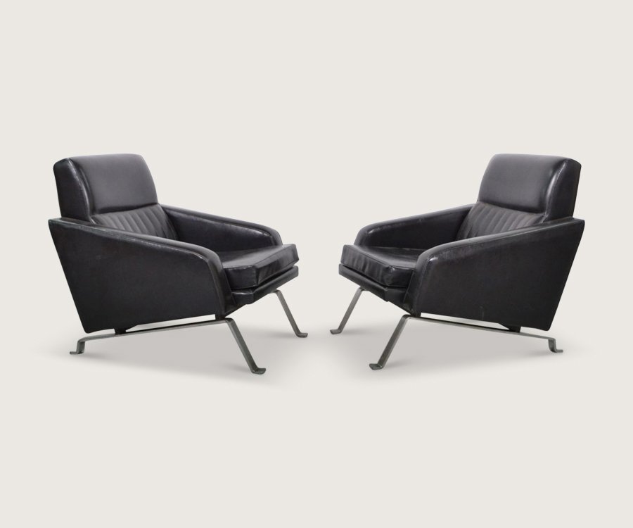 Pair of Formanova Armchairs: Pair of chromed steel and vinyl armchairs manufactured _x000D_by Formanova , Italy. c,1958 72cm x 75cm x 70cm