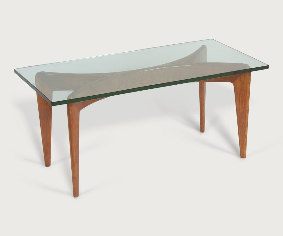 Gio Ponti Coffee Table: Walnut and glass coffee table designed by Gio Ponti and produced by Fontana Arte , Italy. Published Fontana Arte by Franco Deboni. Height:50cm Depth:54cm Width: 111cm