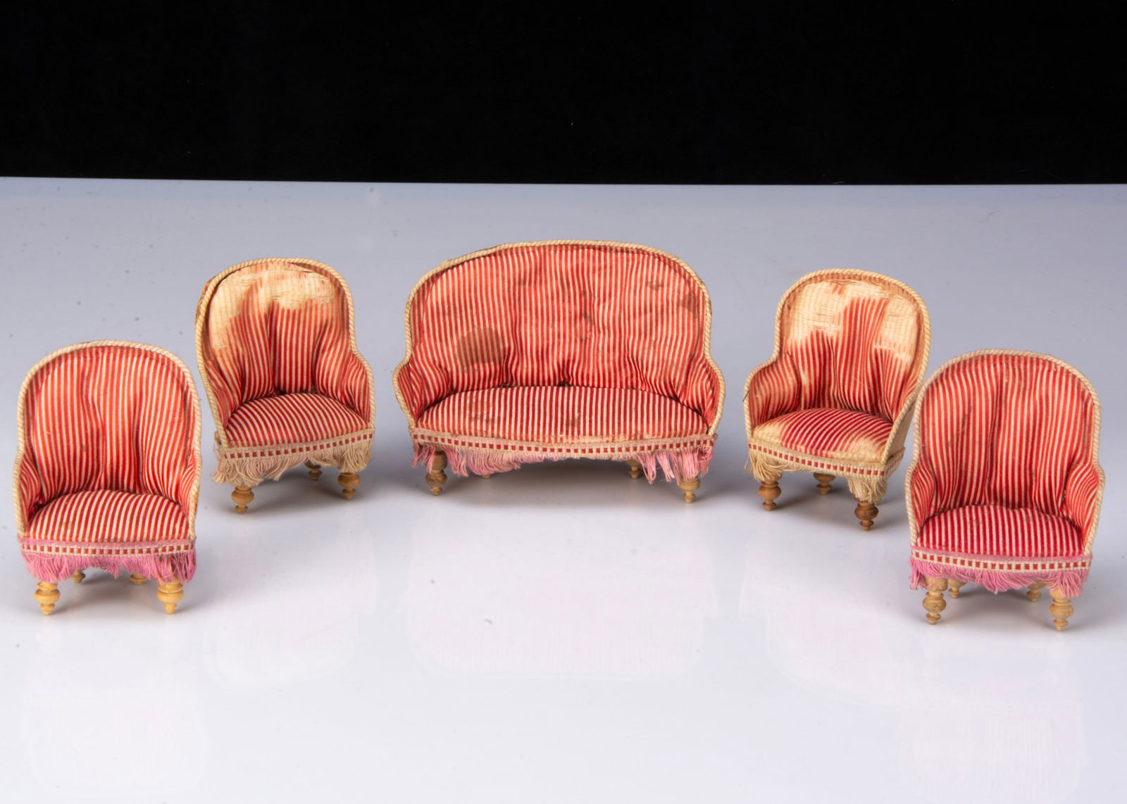 German for the French market dolls’ house sofa and four chairs, (1 of 1)