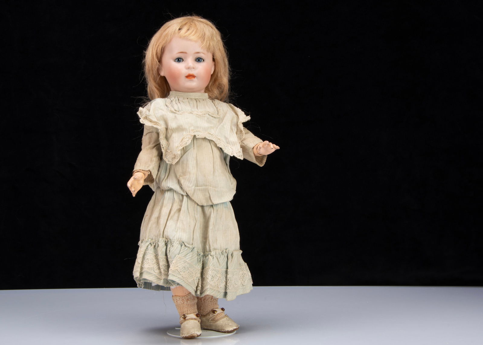 A rare Simon & Halbig 1488 character girl doll, (1 of 2)