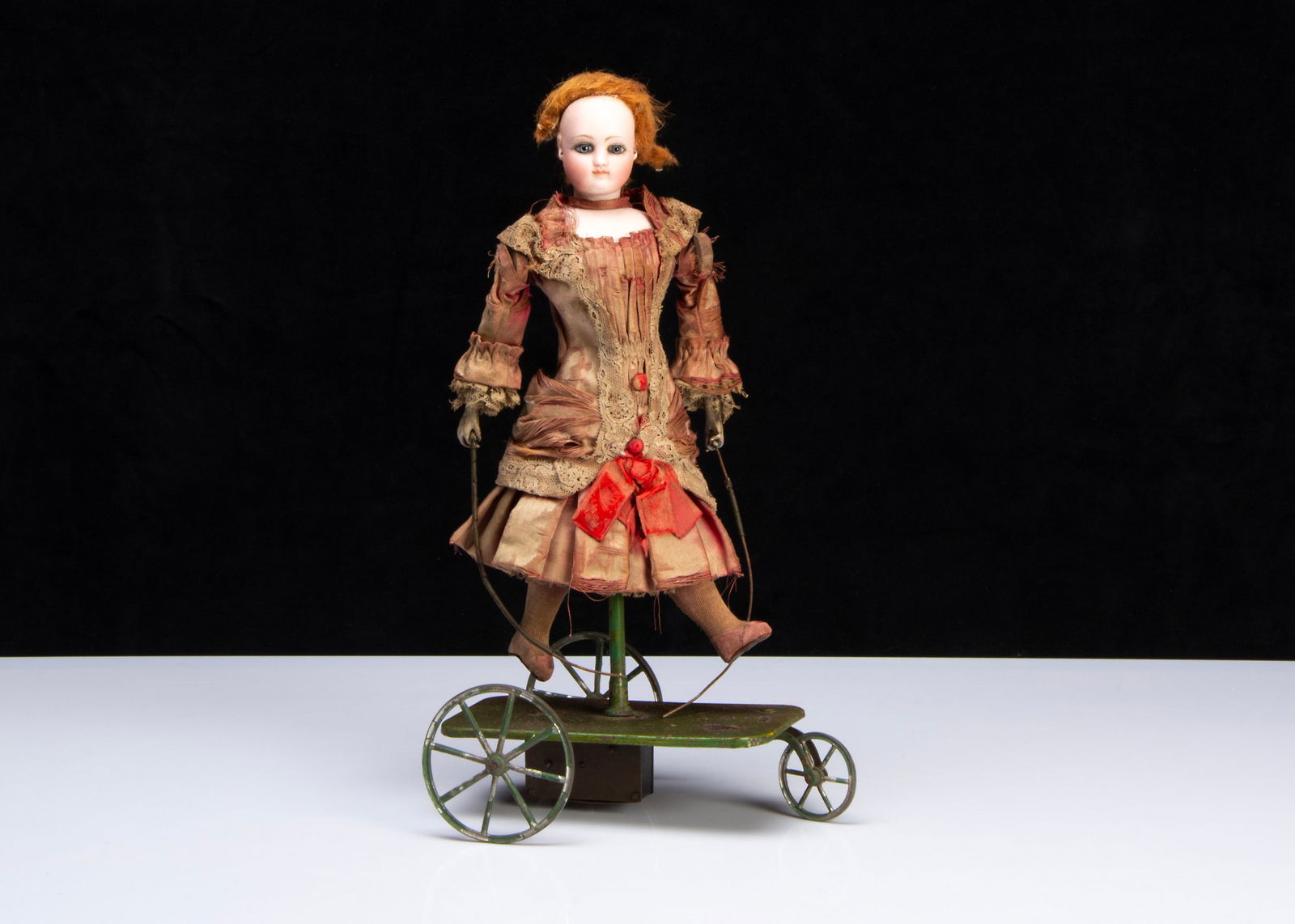 An 19th French skipping automaton, (1 of 3)