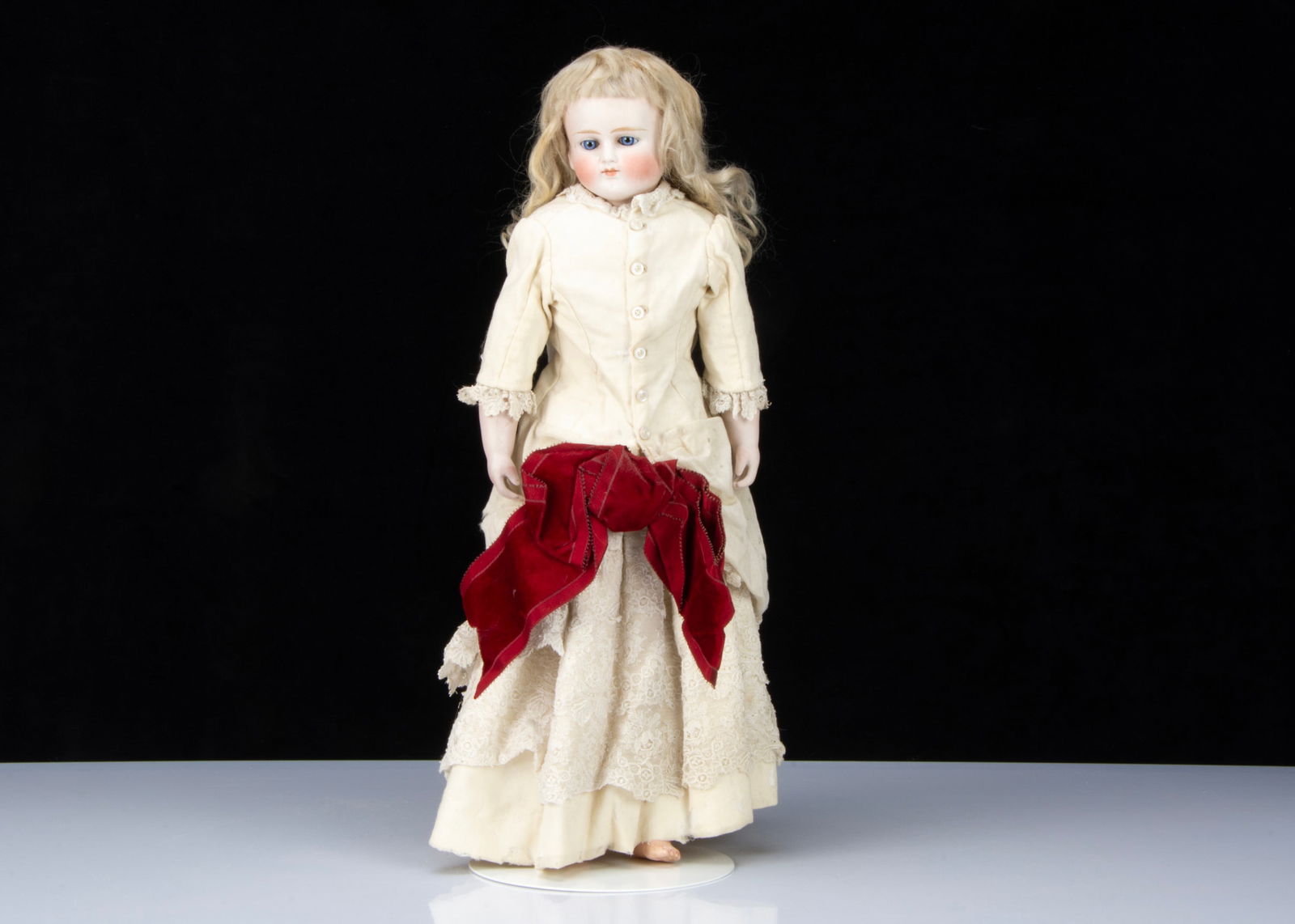 An Alt, Beck & Gottschalck 636 shoulder-head doll, (1 of 2)