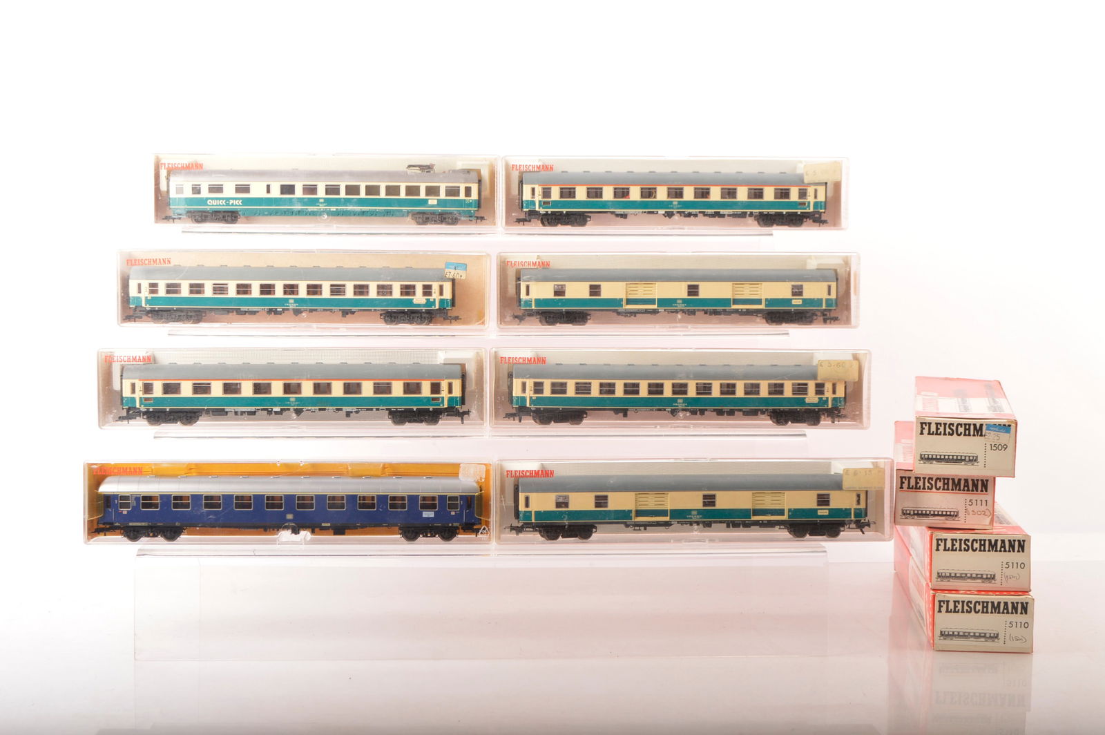 Fleischmann HO Gauge Boxed DB Mainline Coaches (12),: Fleischmann HO Gauge Boxed DB Mainline Coaches (12), 5110 (2), 5111 and 5601 blue coaches, 1509 blue and grey 'Touropa' Coaches, all in original boxes (5601 in plastic box) , 5169, 5183, 5190 (2), 519