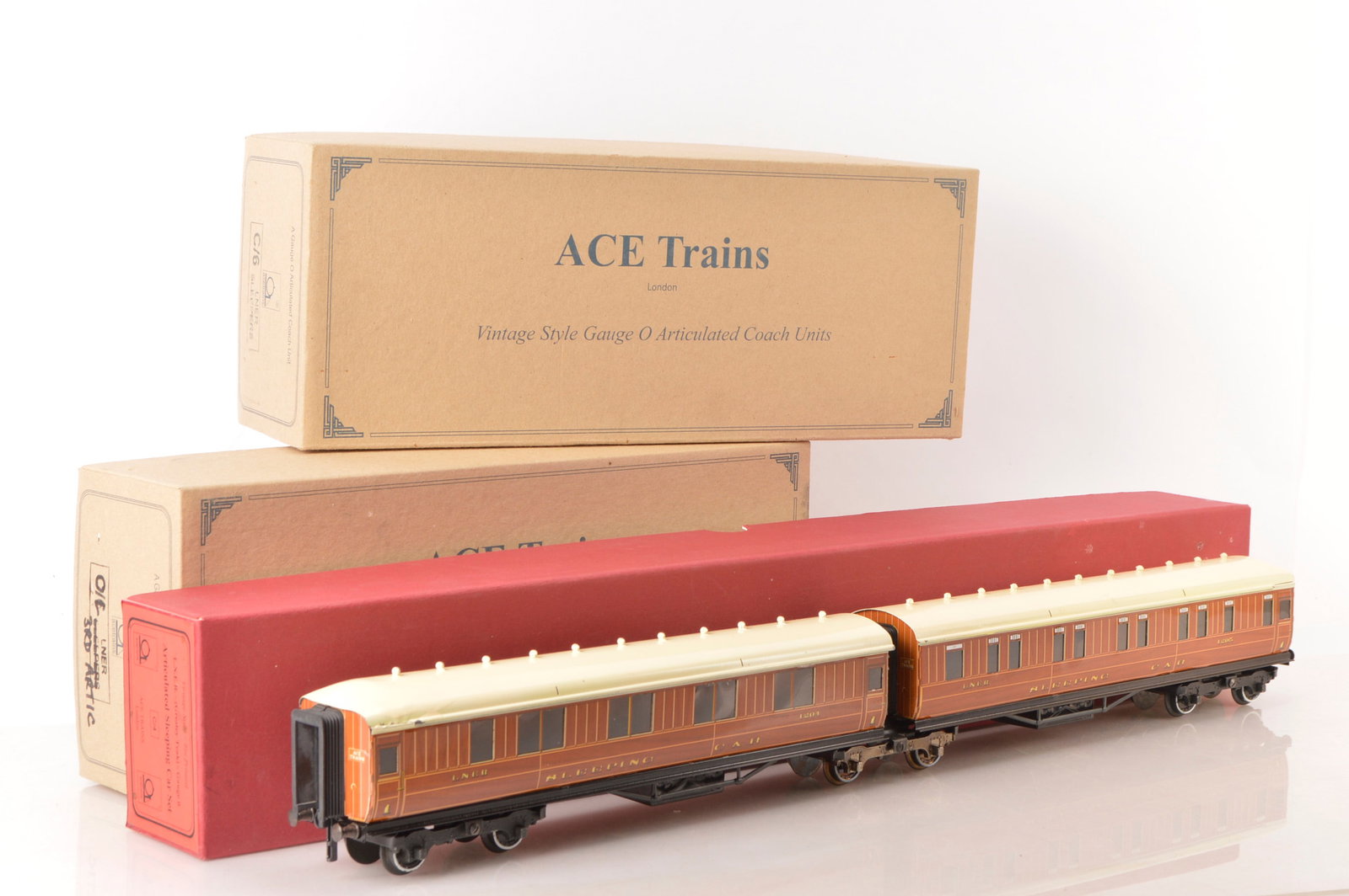 Ace 0 Gauge modern issue C/6 LNER sleeper coaches (3), (1 of 3)