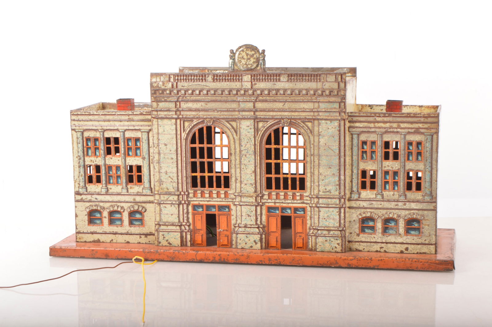 An uncommon Bing 0 Gauge lithographed City Station building, (1 of 1)