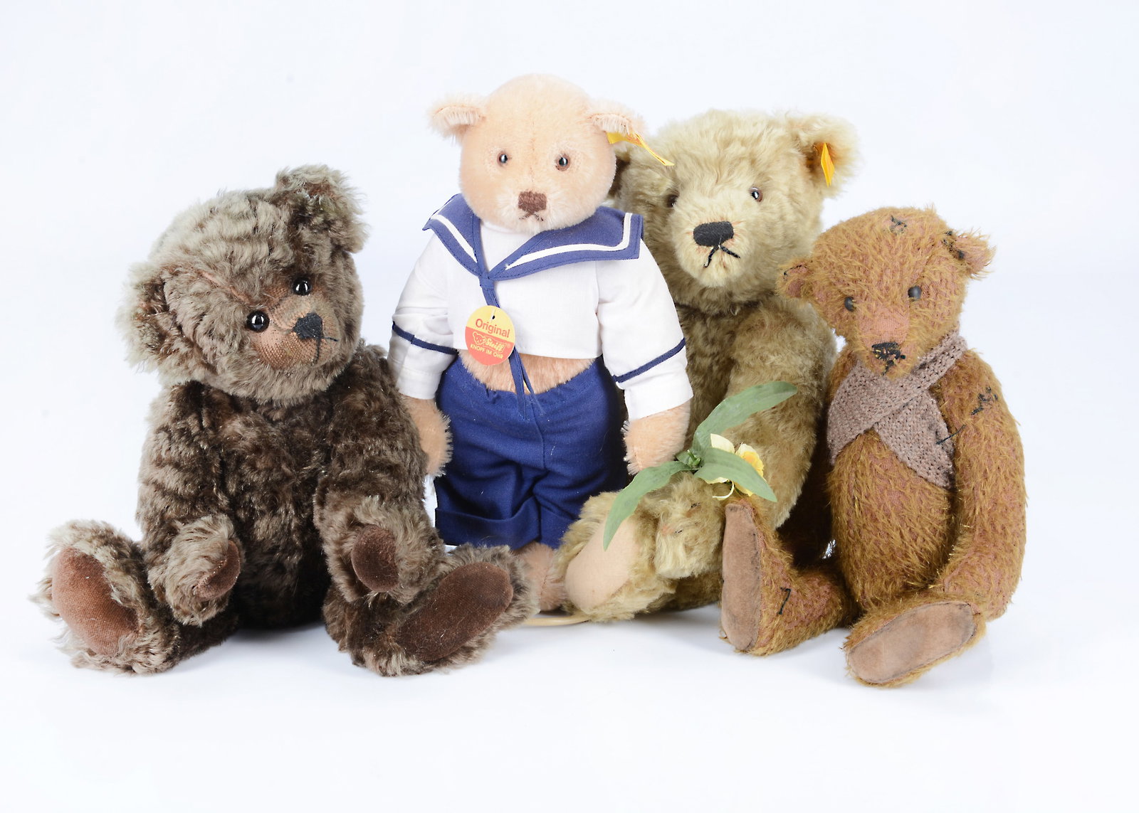 Two Steiff yellow tag teddy bears, (1 of 1)