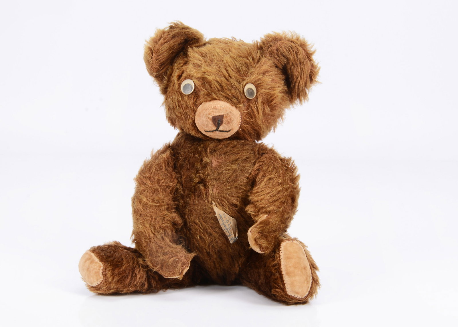 A post-war Knickerbocker Toy Co. teddy bear, (1 of 2)