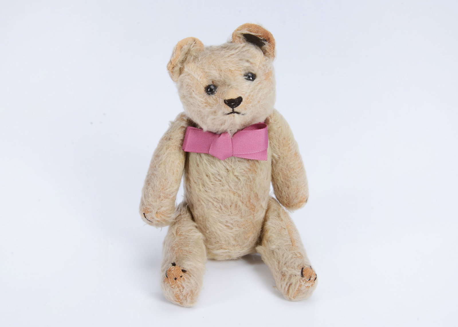 ‘Pery’, a very rare Steevans Manufacturing Teddy Bear with button in ear, circa 1918 (1 of 6)