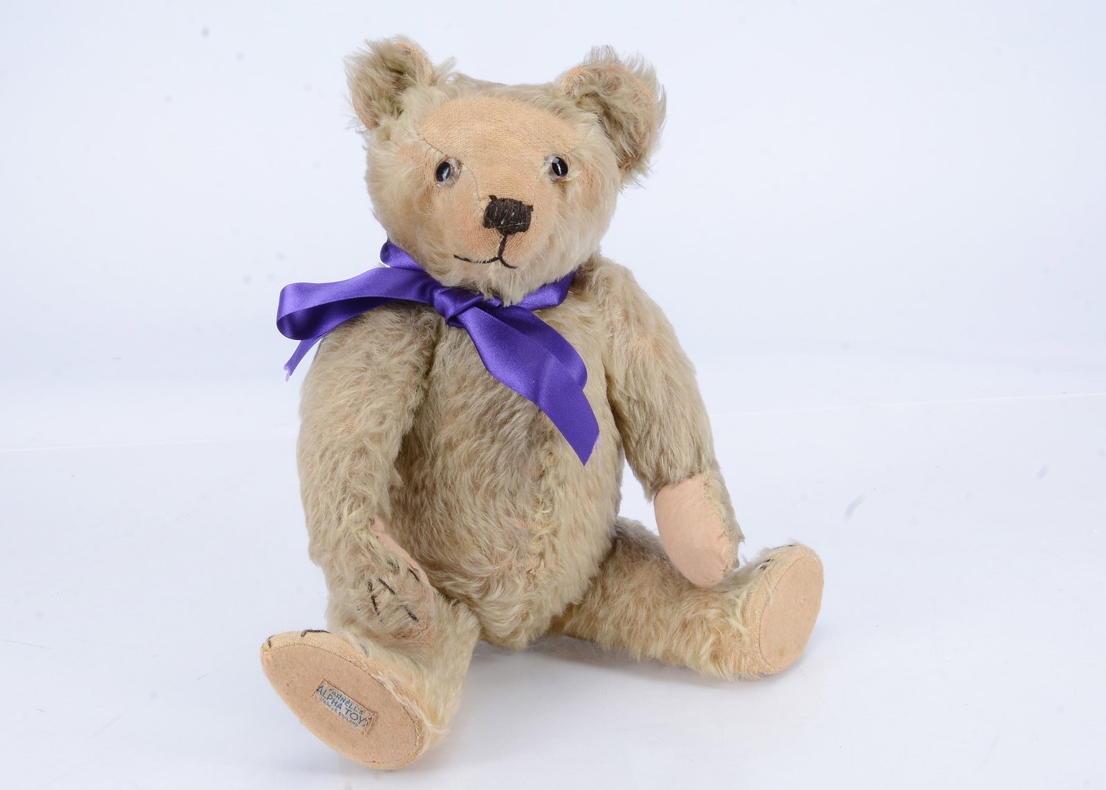 A 1930s Alpha Farnell teddy bear, (1 of 1)