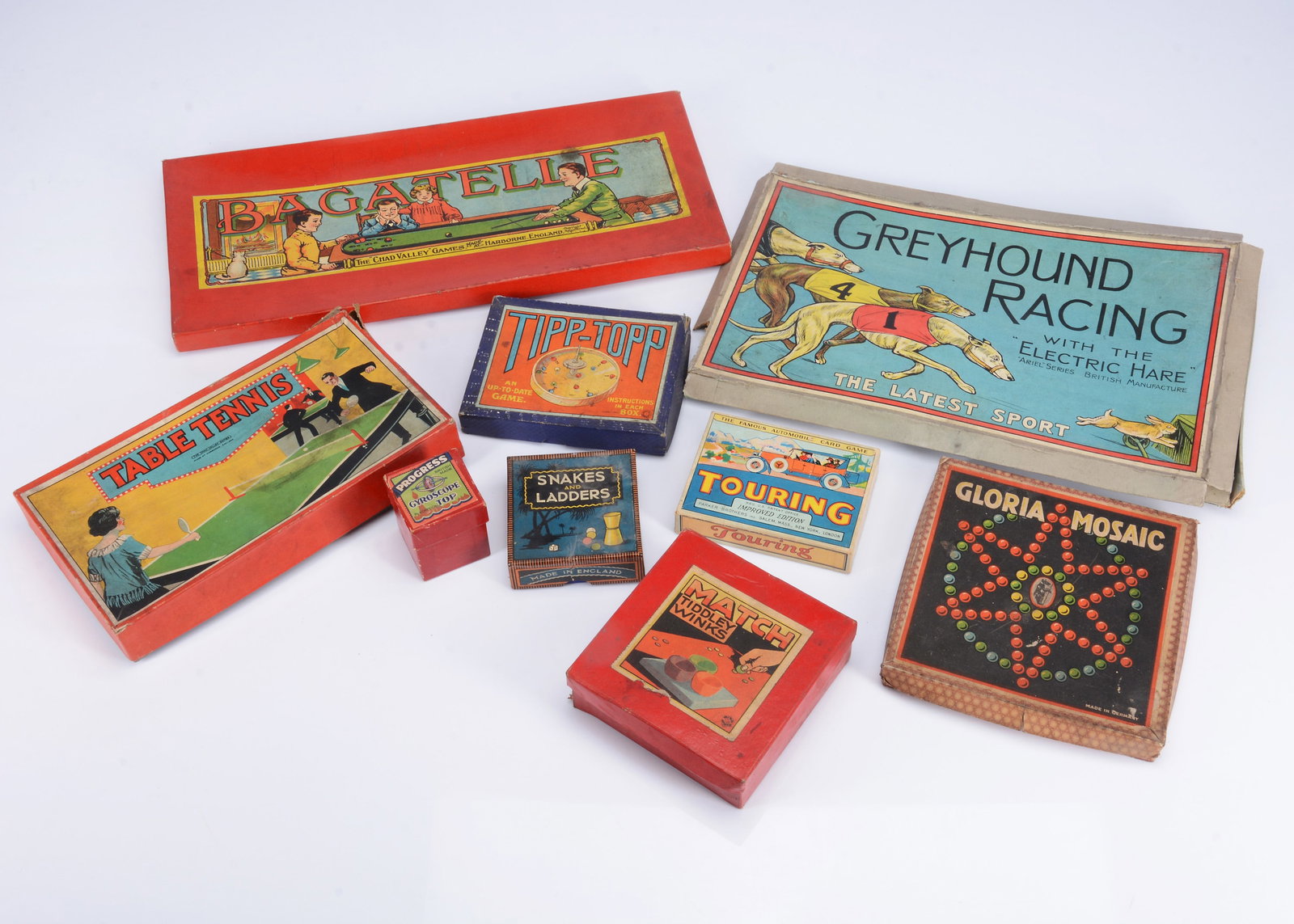 Various games, 1910s-20s,: Various games, 1910s-20s, including Spear’s Conjuring Tricks, The Grand National Steeplechase, Tiny Tot’s Artist & Stenciller, Ariel Series Greyhound Racing and others (slight damage to bo