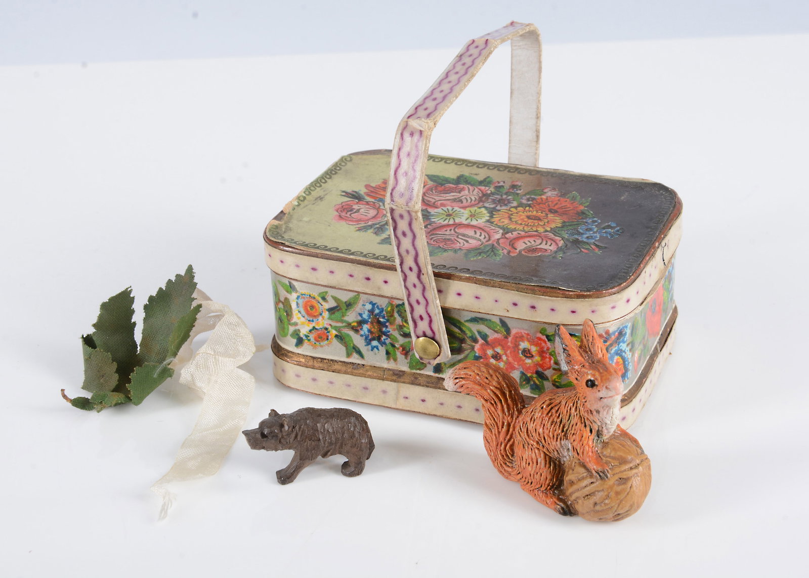 A late 19th printed card lidded basket sweet or needle box, (1 of 1)