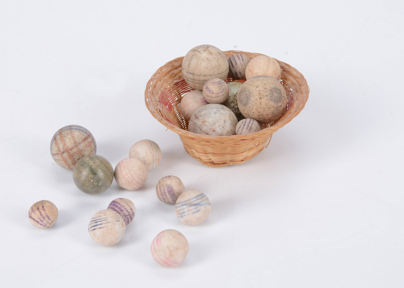 A quantity of 19th century clay marbles, (1 of 1)