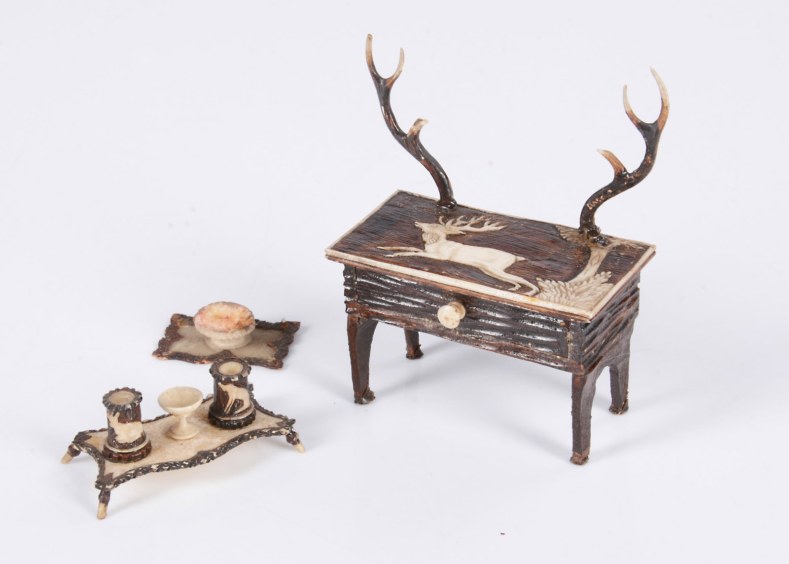 19th century bone ‘antler’ dolls’ house items, (1 of 1)