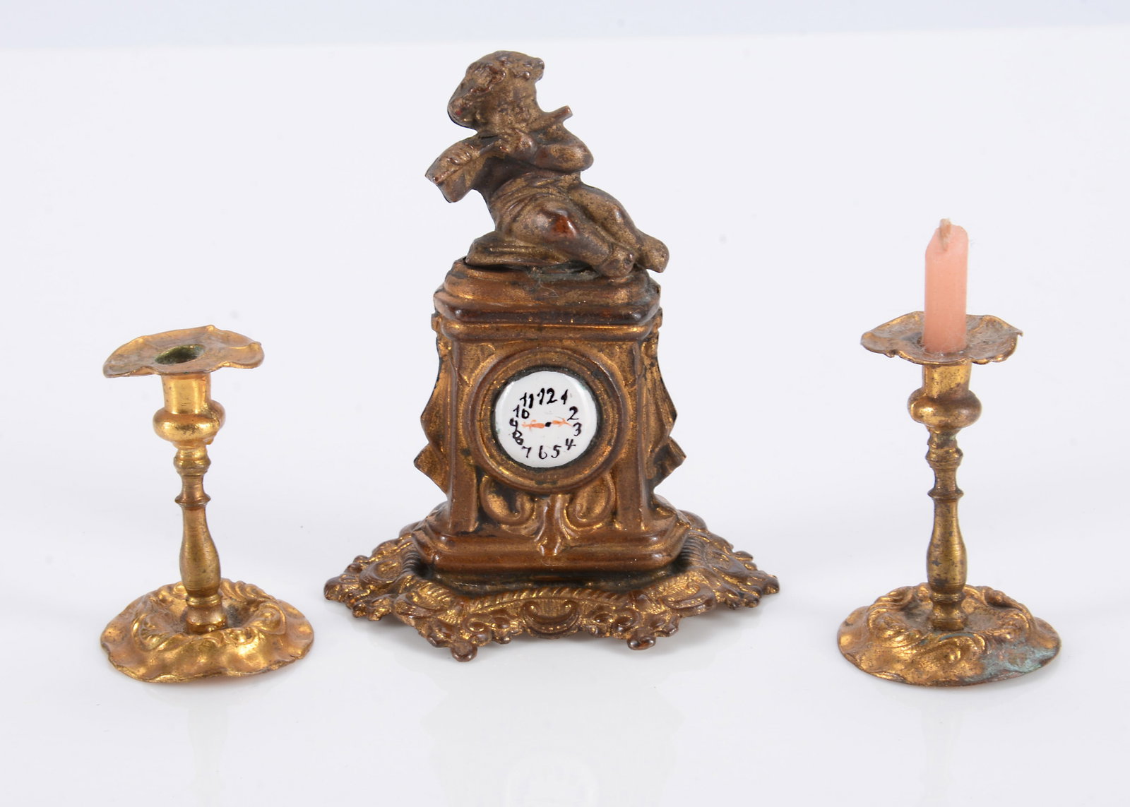 A German gilt metal dolls’ house mantel clock, (1 of 1)