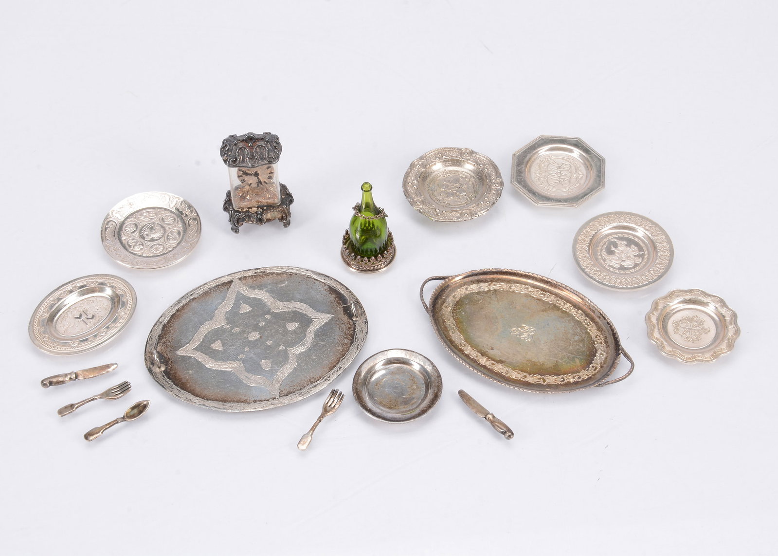 Miniature artist dolls’ house silver chattels, (1 of 1)