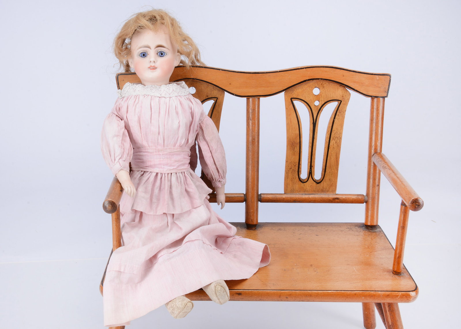A fine Alt, Beck & Gottschalk bisque turned shoulder-head doll, (1 of 2)