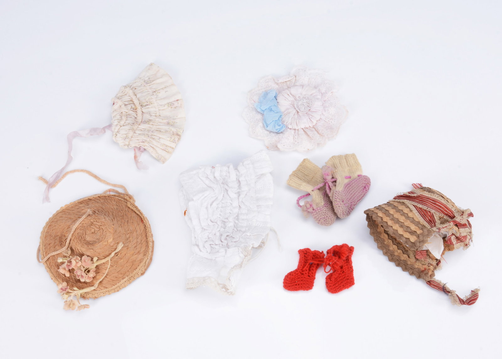 19th century doll's accessories, (1 of 2)