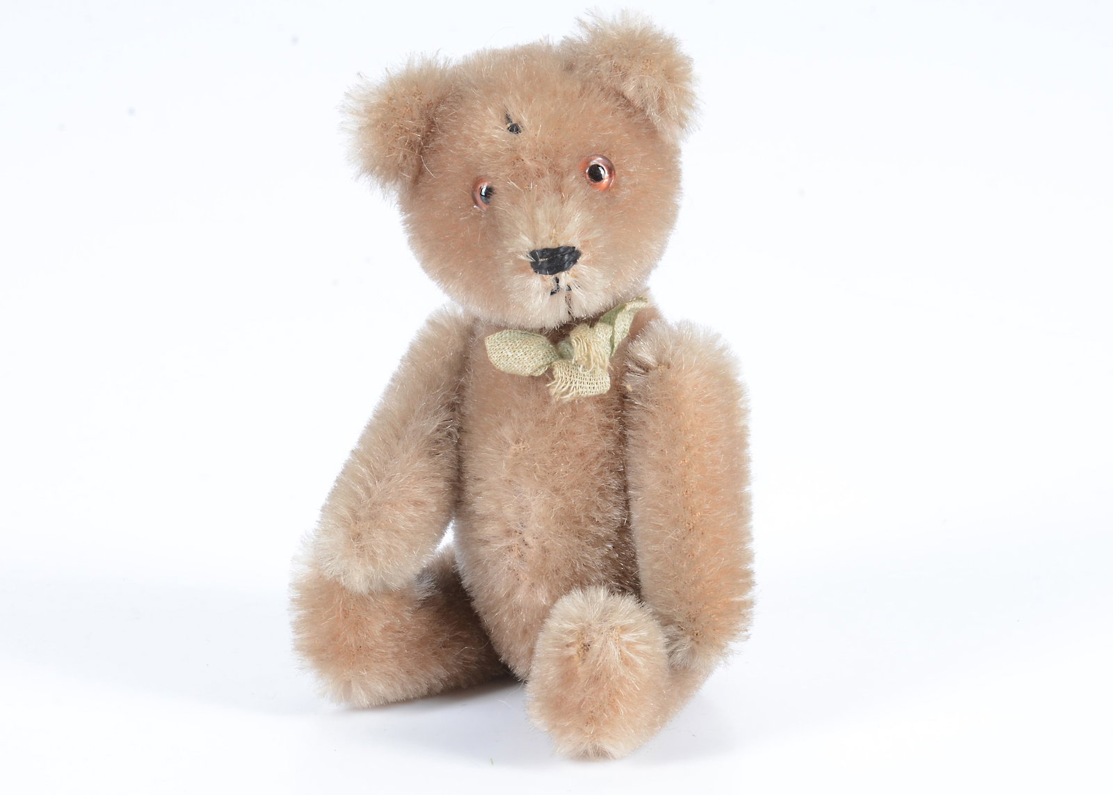 A small post-war Schuco yes/no teddy bear, (1 of 2)