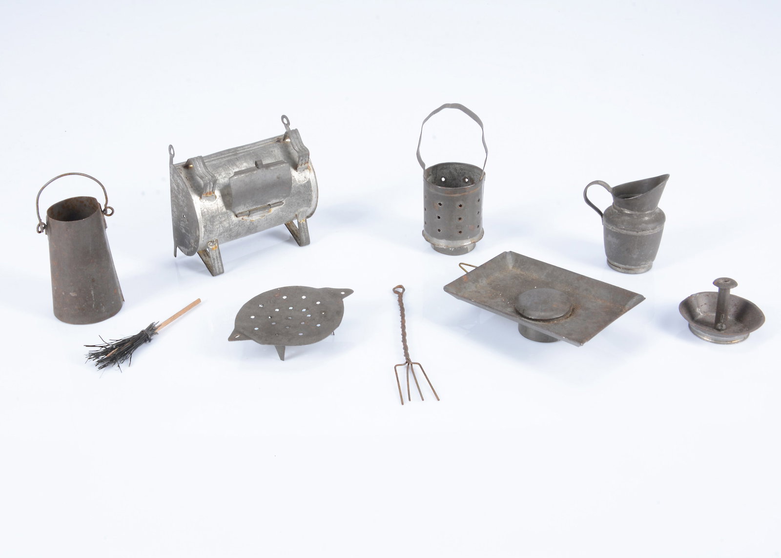 Early English tinplate dolls’ house kitchen equipment, (1 of 1)