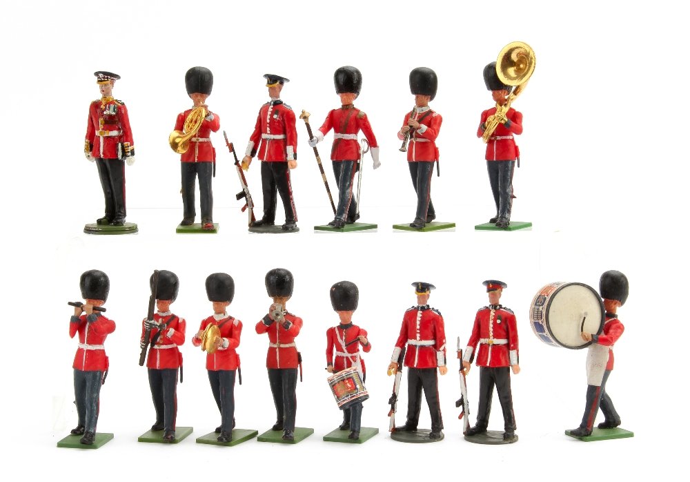 Britains Eyes Right Scots Guards Bandsmen, with set: Britains Eyes Right Scots Guards Bandsmen, with set 7243 box generally G, 15 P or converted (40 including box) with converted Timpo Guardsmen (27)