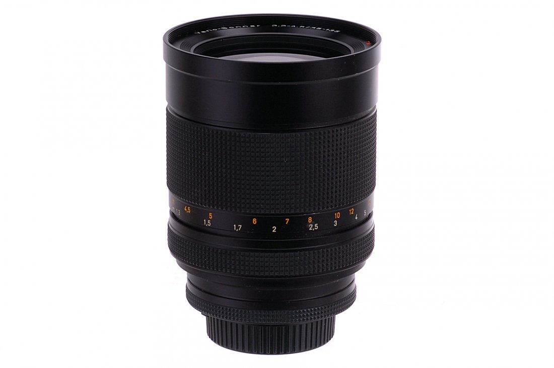 A Carl Zeiss Vario-Sonnar T* f/3.3-4.5 35-135mm Lens,: black, serial no. 7376101, body, G, elements, VG-E, in maker's box
