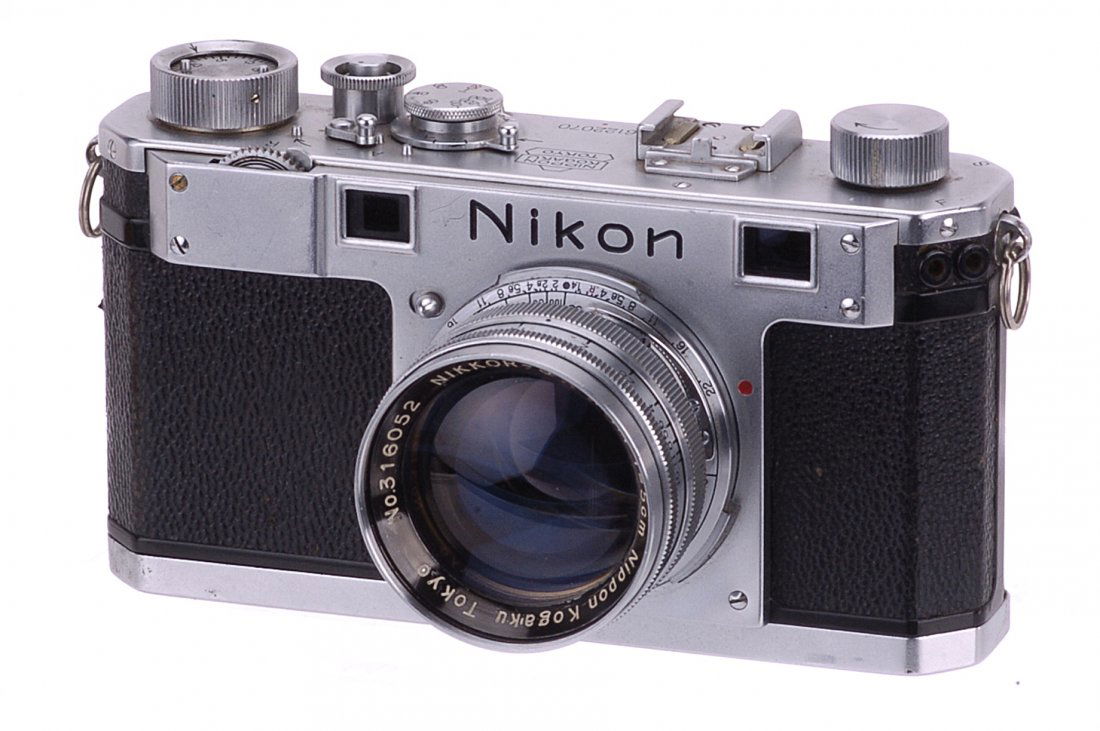 A Nikon S Rangefinder Camera,: chrome, serial no. 6122070, with Nippon Nikkor-S.C f/1.4 50mm lens, chrome, serial no. 316052, body, G, shutter working, lens release requires attention, lens, VG