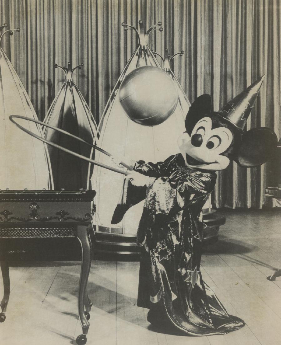 MICKEY MOUSE Old Cast, 1960's: All items in this sale are guaranteed originals. Please contact us if there is a misrepresentation so that the item can be returned. The image dimensions are 8" x 10".
