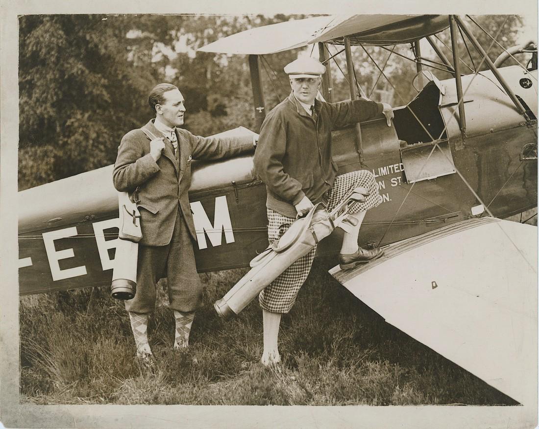 Antique Early Photo Flying to Play Golf: This original and authentic photograph of the time is a unique opportunity for collectors. The provenance is from Victor Forbin's private collection. This collection remained stored since the middle o