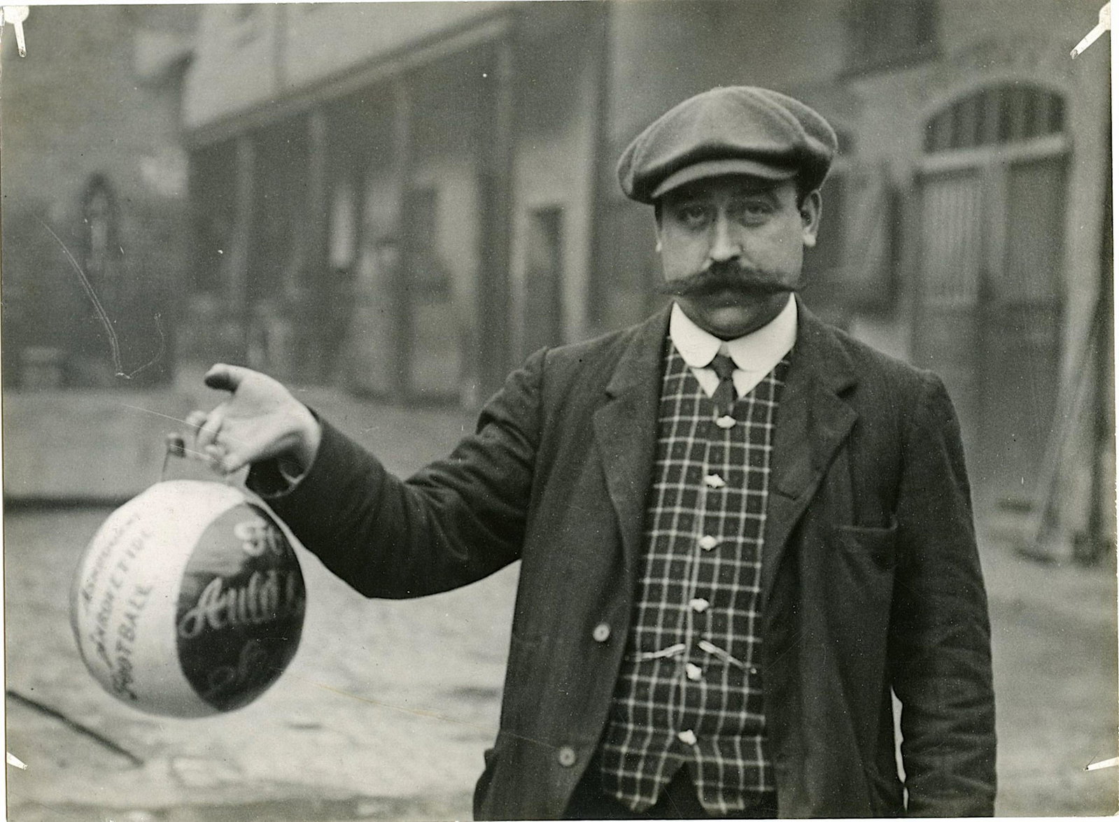 Antique Early Photo Soccer Football Ball Trophy: This original and authentic photograph of the time is a unique opportunity for collectors. The provenance is from Victor Forbin's private collection. This collection remained stored since the middle o