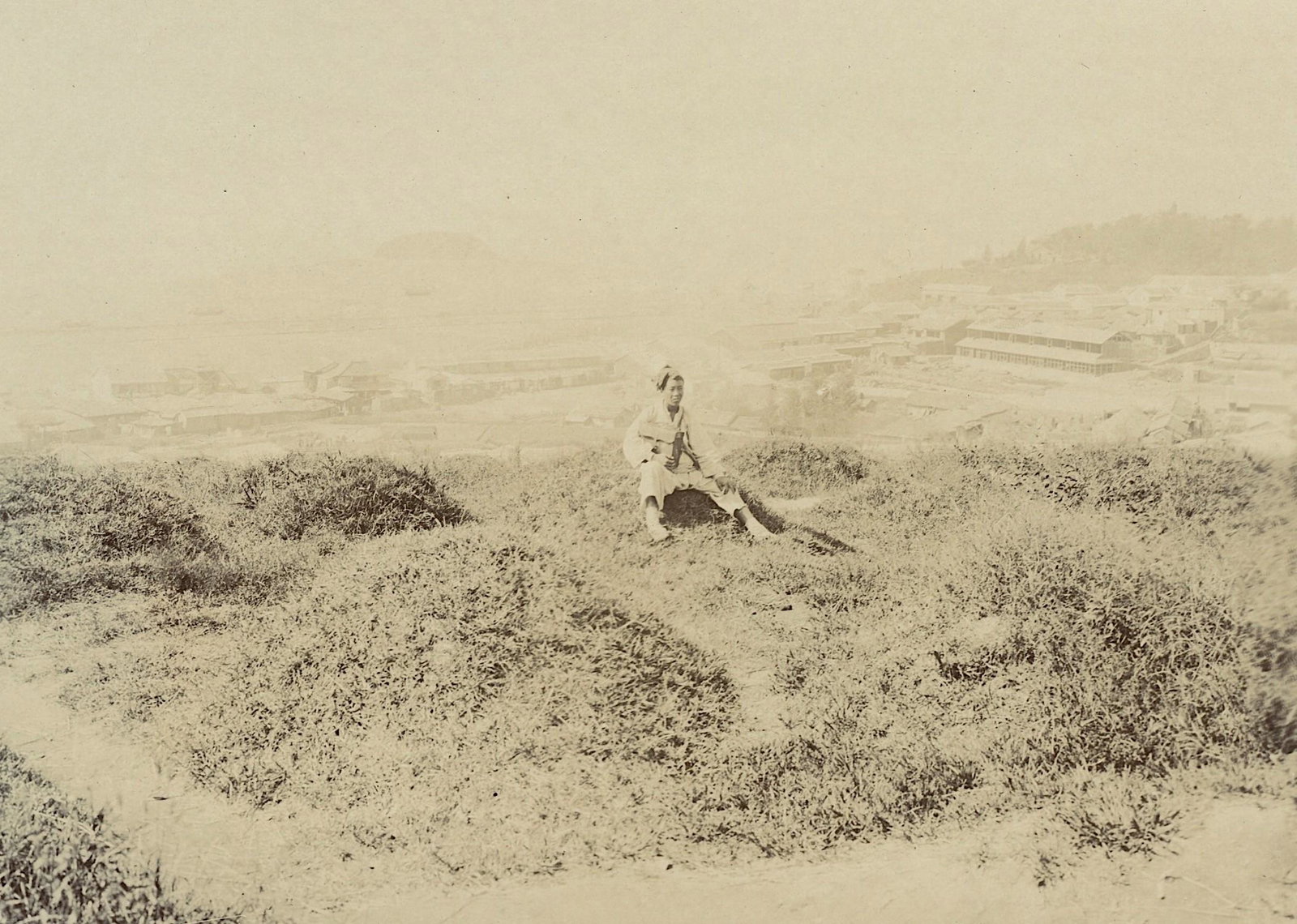 Antique Early Photo View Seoul Korea: This original and authentic photograph of the time is a unique opportunity for collectors. The provenance is from Victor Forbin's private collection. This collection remained stored since the middle o