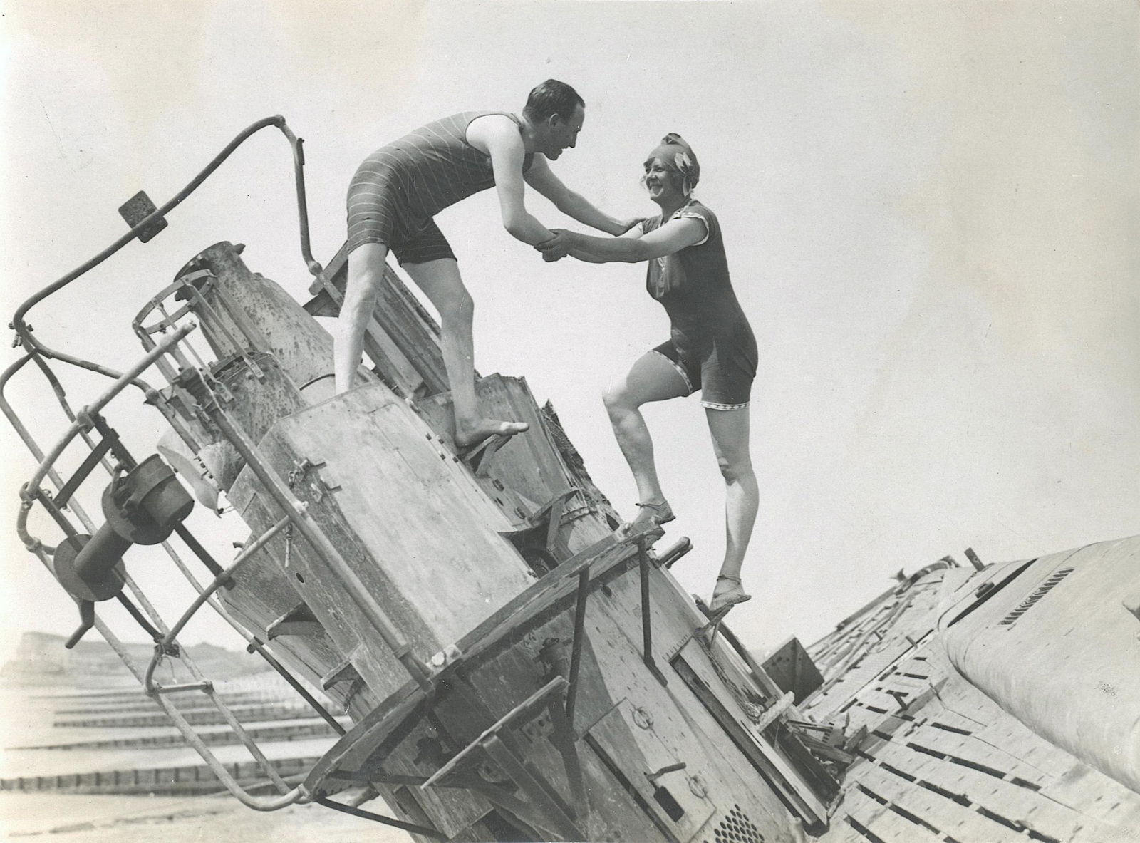 Vintage Gelatin Photo PinUp Beach Bathers, 1930s (1 of 2)