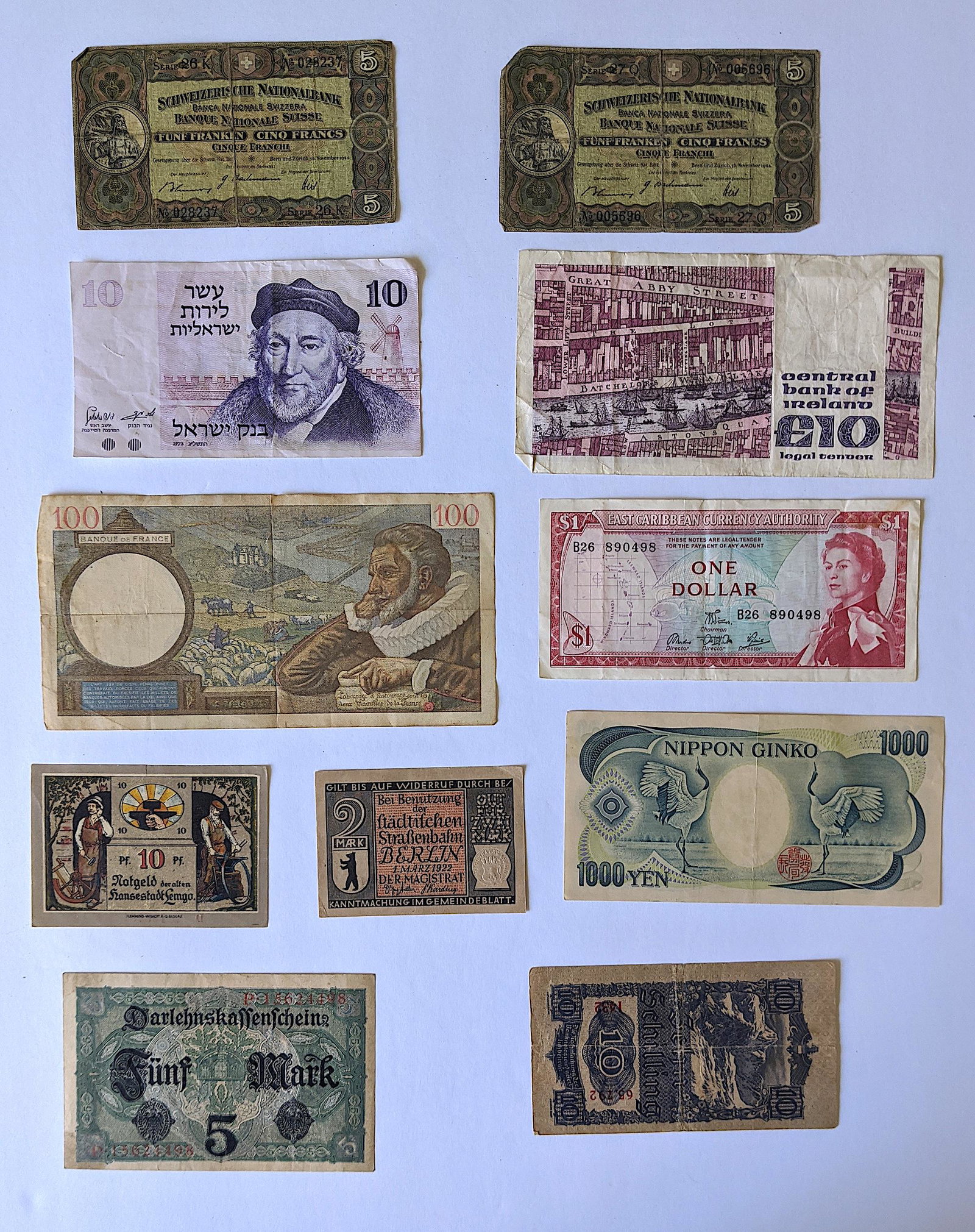 Vintage Lot of 11 Foreign World Currency: This lot is located in Boca Raton, Fl and its shipment will be made directly by Artelisted. Shipping insurance is the responsibility of the buyer. Ask us if you want to add insurance cost. Note that i