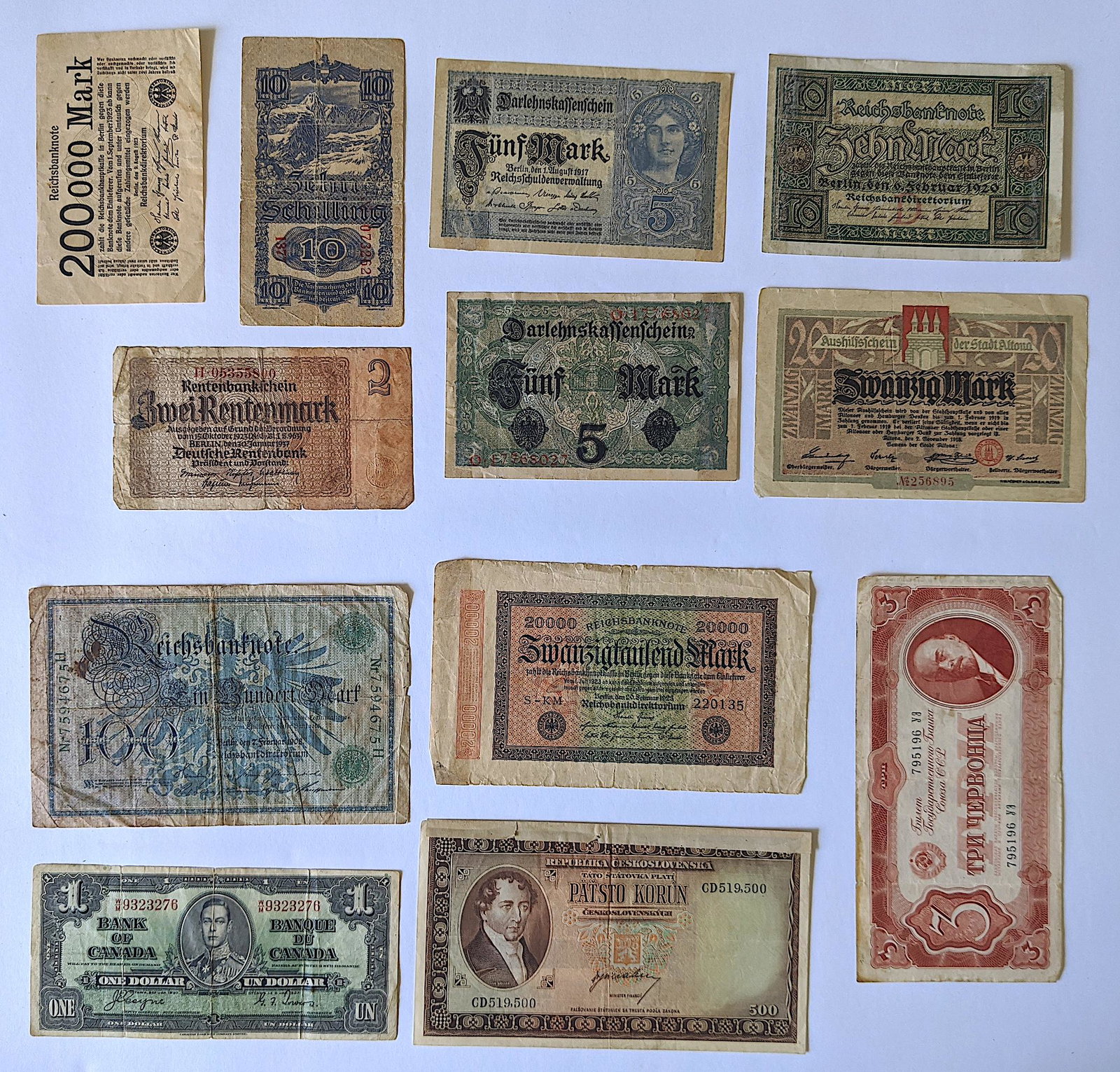Vintage Lot of 12 Foreign World Currency: This lot is located in Boca Raton, Fl and its shipment will be made directly by Artelisted. Shipping insurance is the responsibility of the buyer. Ask us if you want to add insurance cost. Note that i
