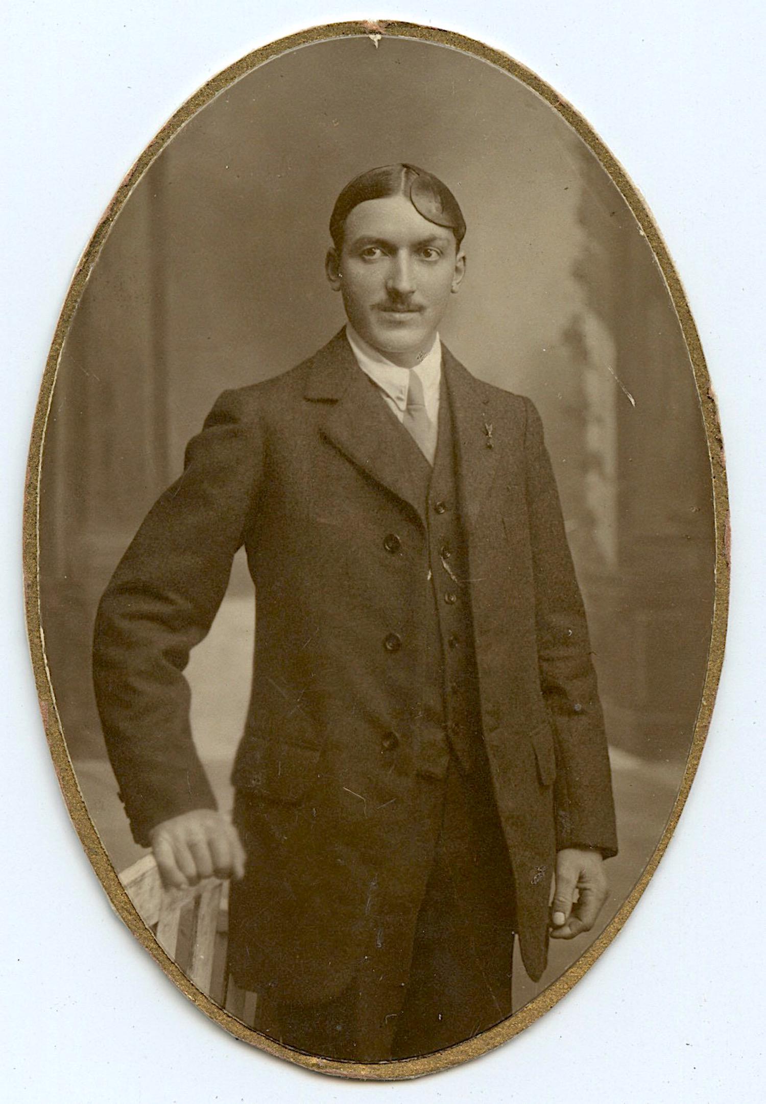 Antique CVD Oval Photo  Man with Wig (1 of 2)