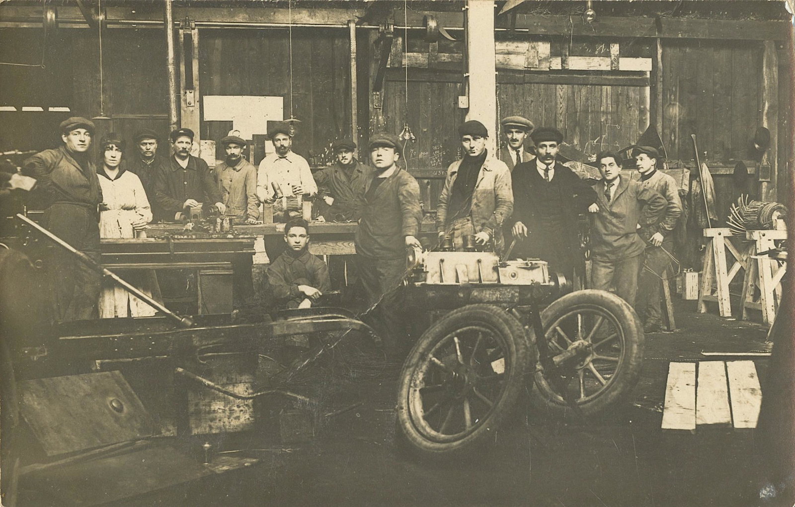 Antique Photo PC Car Mechanics 1900s (1 of 2)