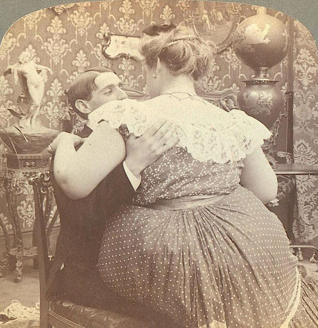 Antique Rare Stereoview Photo Romantic Couple: The card dimensions are 3.5" x 7" Approx. This lot is located in Boca Raton, Fl and its shipment will be made directly by Artelisted. Shipping insurance is the responsibility of the buyer. Ask us if y
