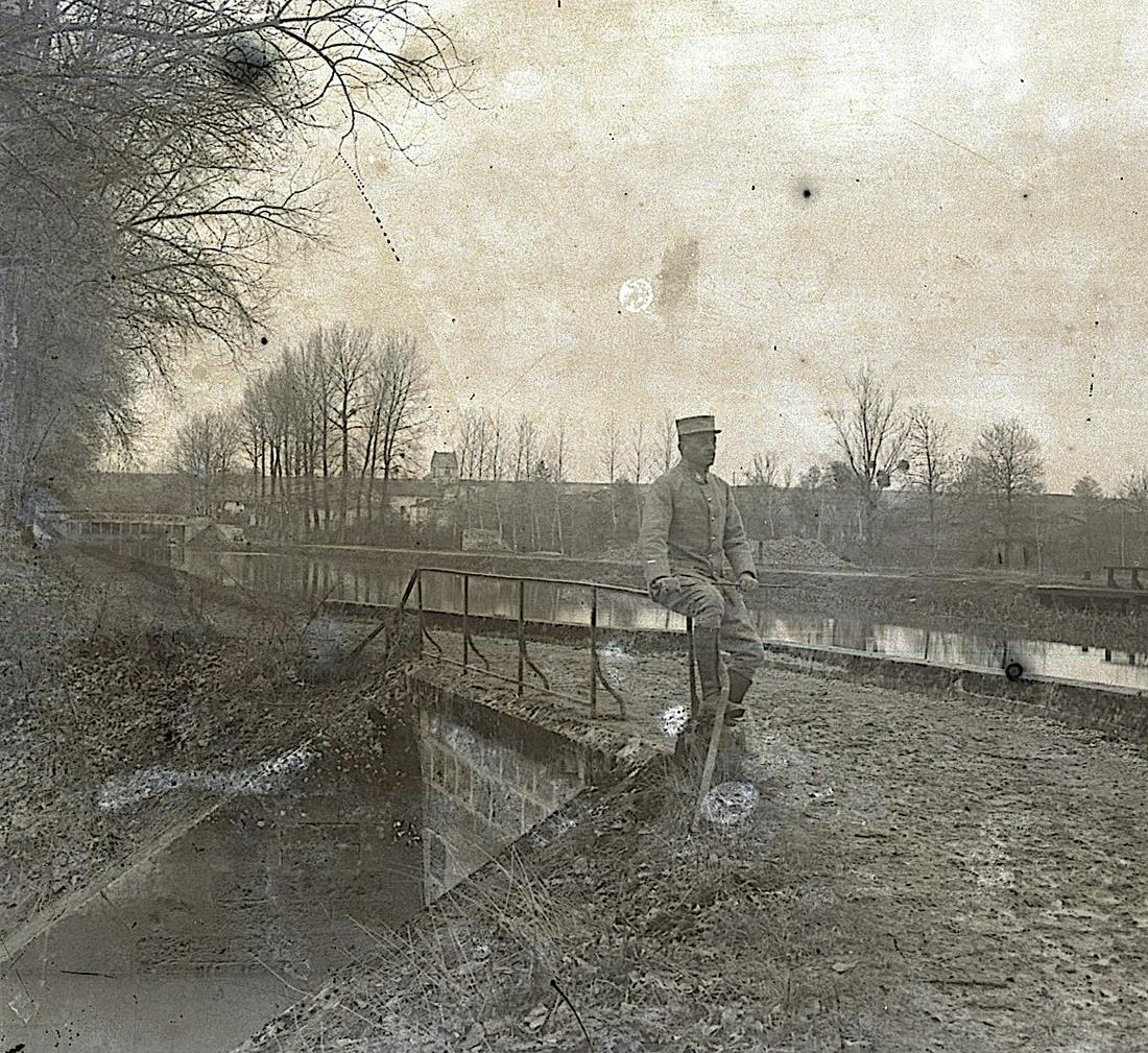 Antique Very Rare  Glass Stereo Plate Negative Military (1 of 3)